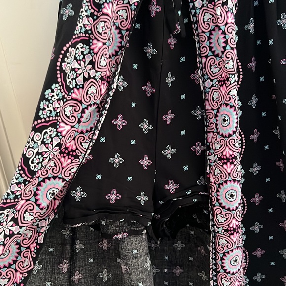 Women’s shorts/skirt - Picture 2 of 4